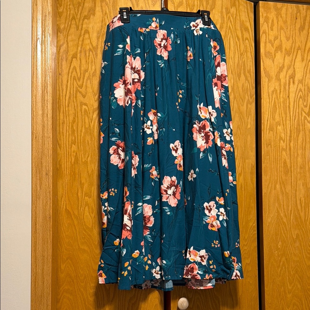 Torrid Teal Floral Maxi Skirt - Women's Flowing Floral Print NWT Size 2
